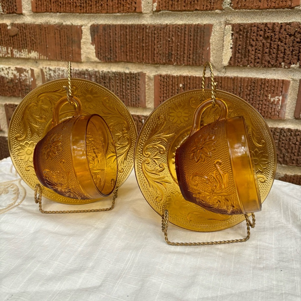 Indiana Glass Tiara Sandwich Amber Set of 2 Coffee Cup and Saucer Rack sets